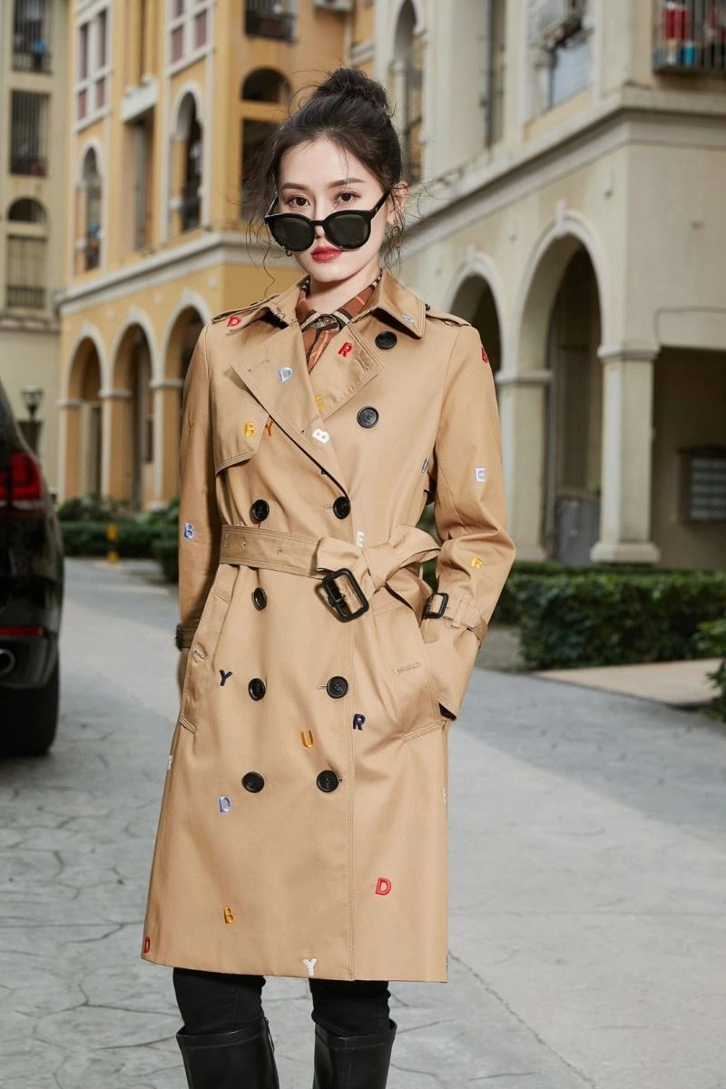 UrbanChic Burberry Outwear 104197