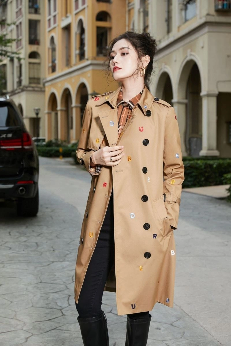 UrbanChic Burberry Outwear 104197