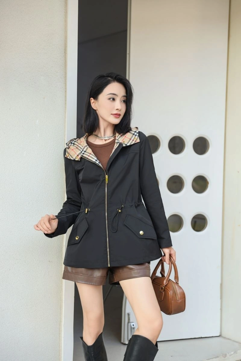 Sporty Burberry Outwear 104174