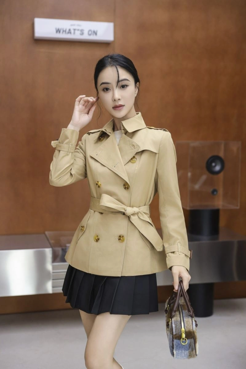 Burberry Outwear Classic 104221