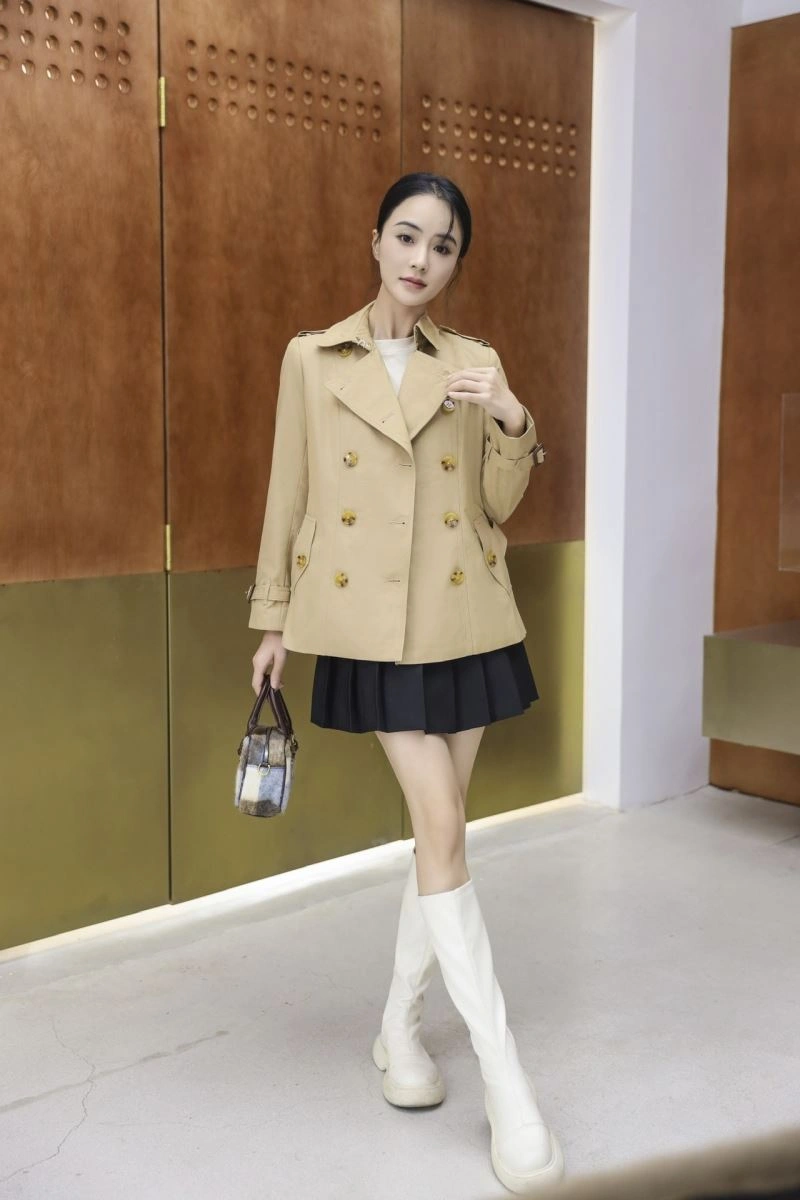 Burberry Outwear Classic 104221
