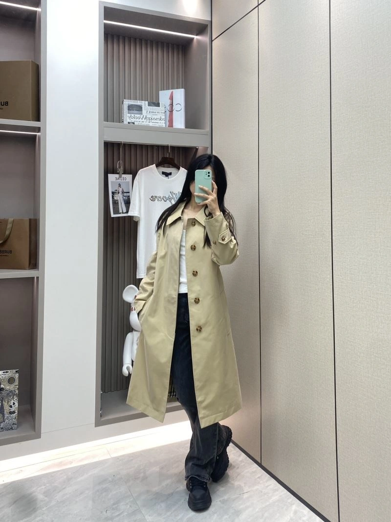 Stylish Burberry Outwear 104183
