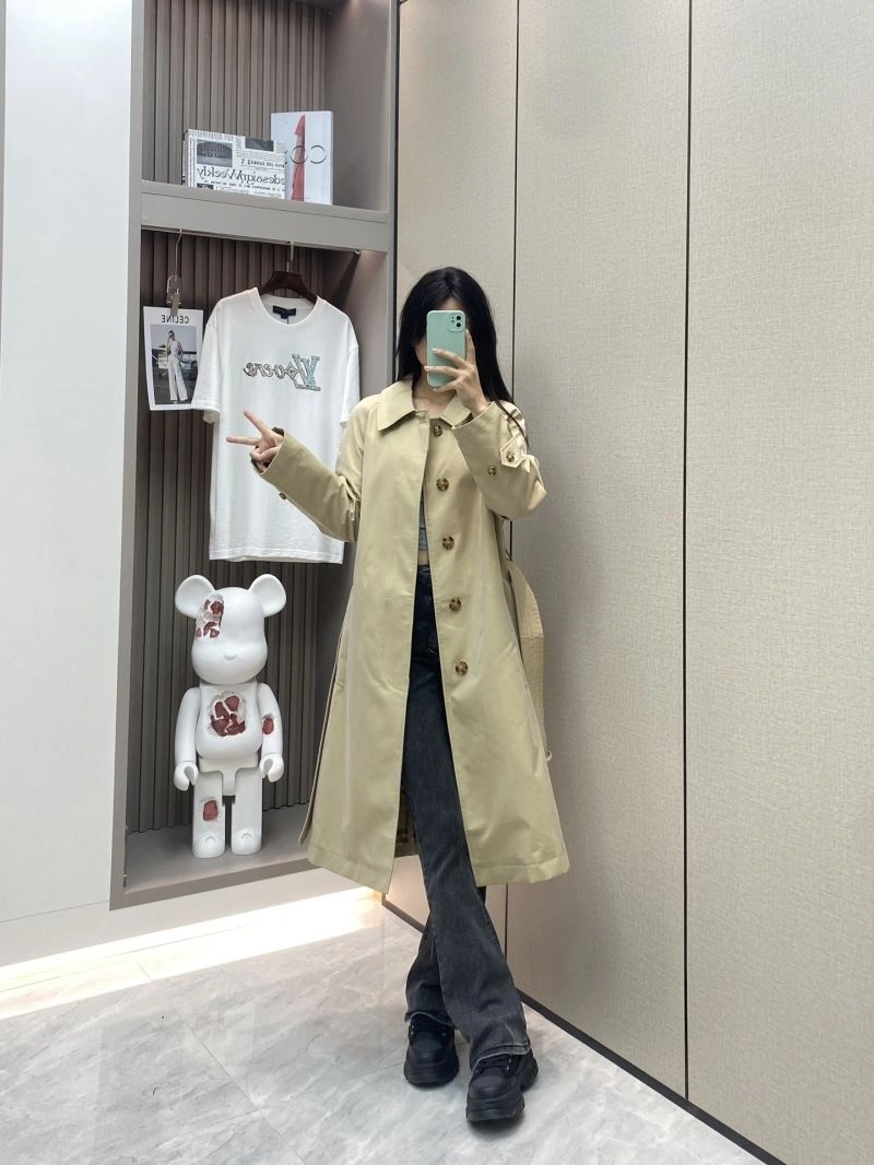 Stylish Burberry Outwear 104183