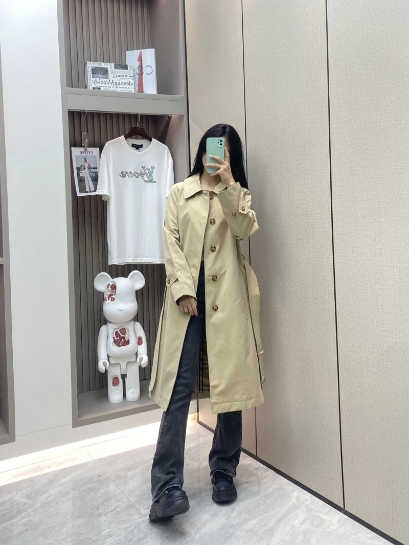 Stylish Burberry Outwear 104183