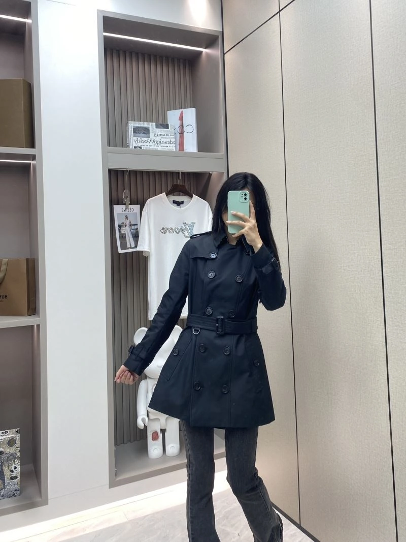 Burberry Outwear Resilient 104177