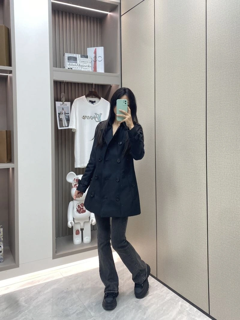 Burberry Outwear Resilient 104177