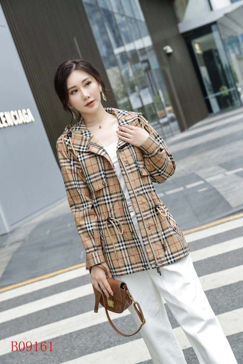 Burberry Outwear Classic 104164