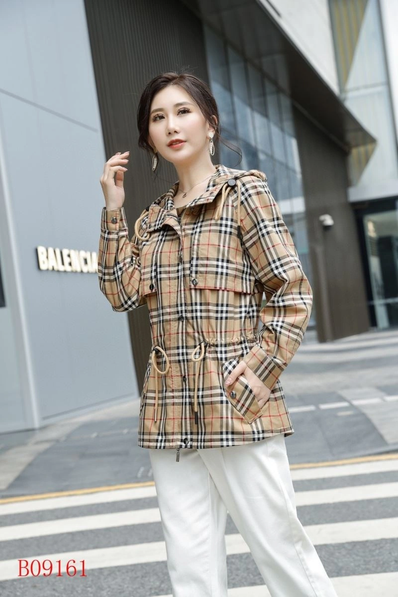 Burberry Outwear Classic 104164