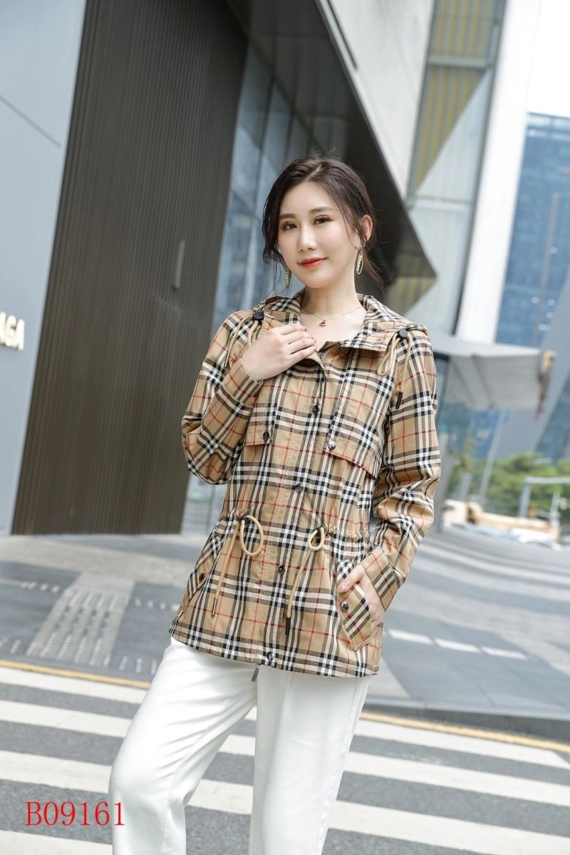 Burberry Outwear Classic 104164