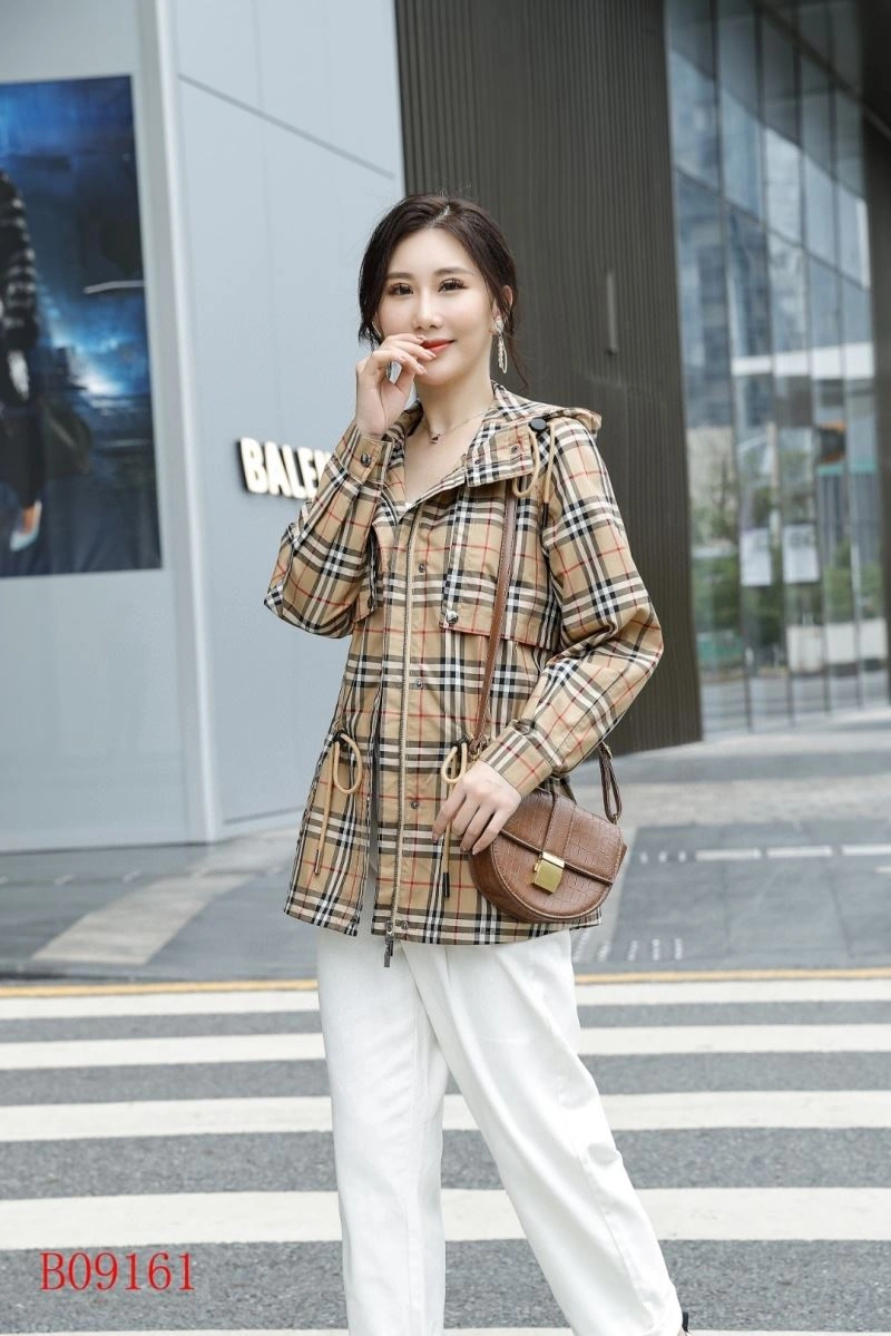 Burberry Outwear Classic 104164