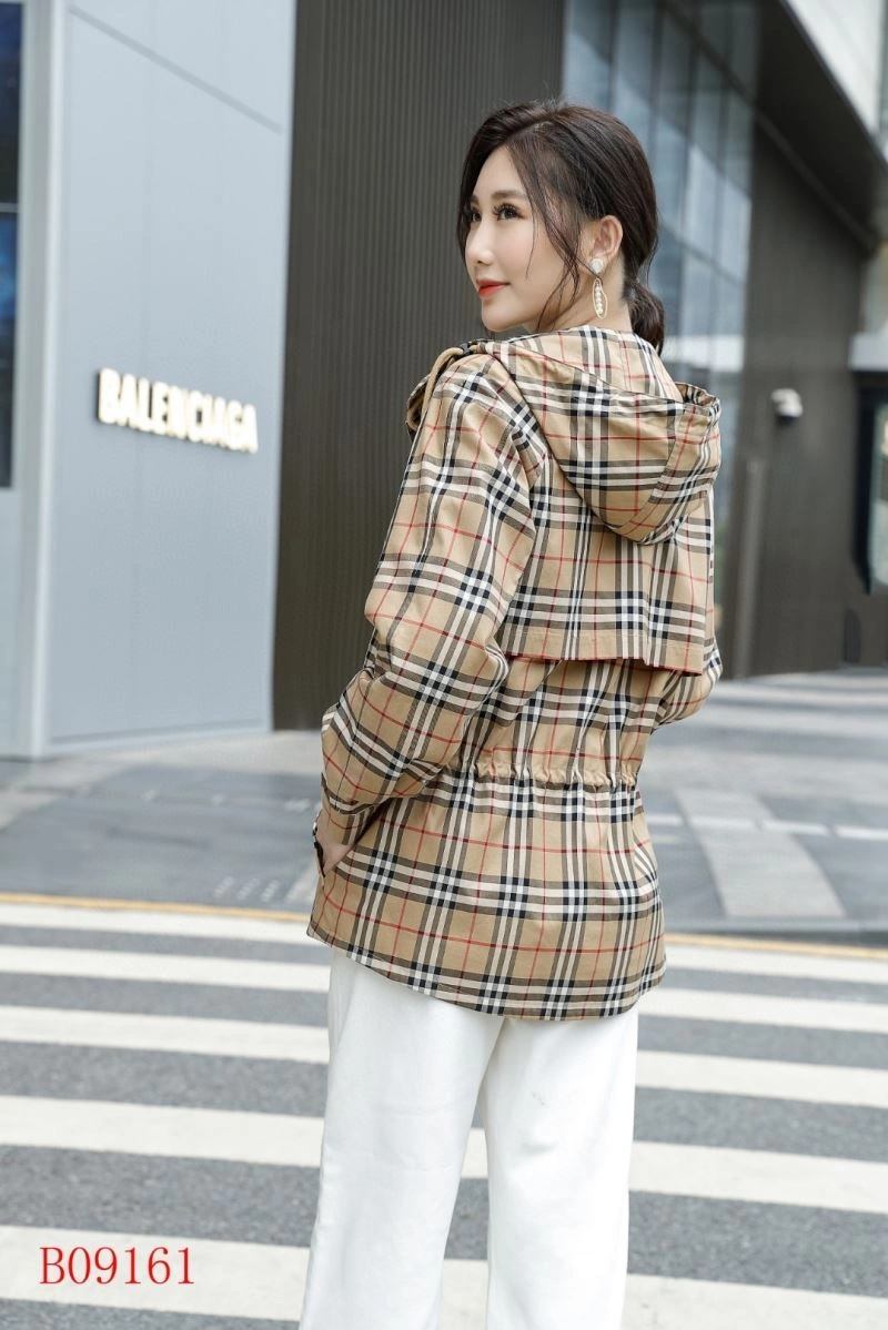 Burberry Outwear Classic 104164