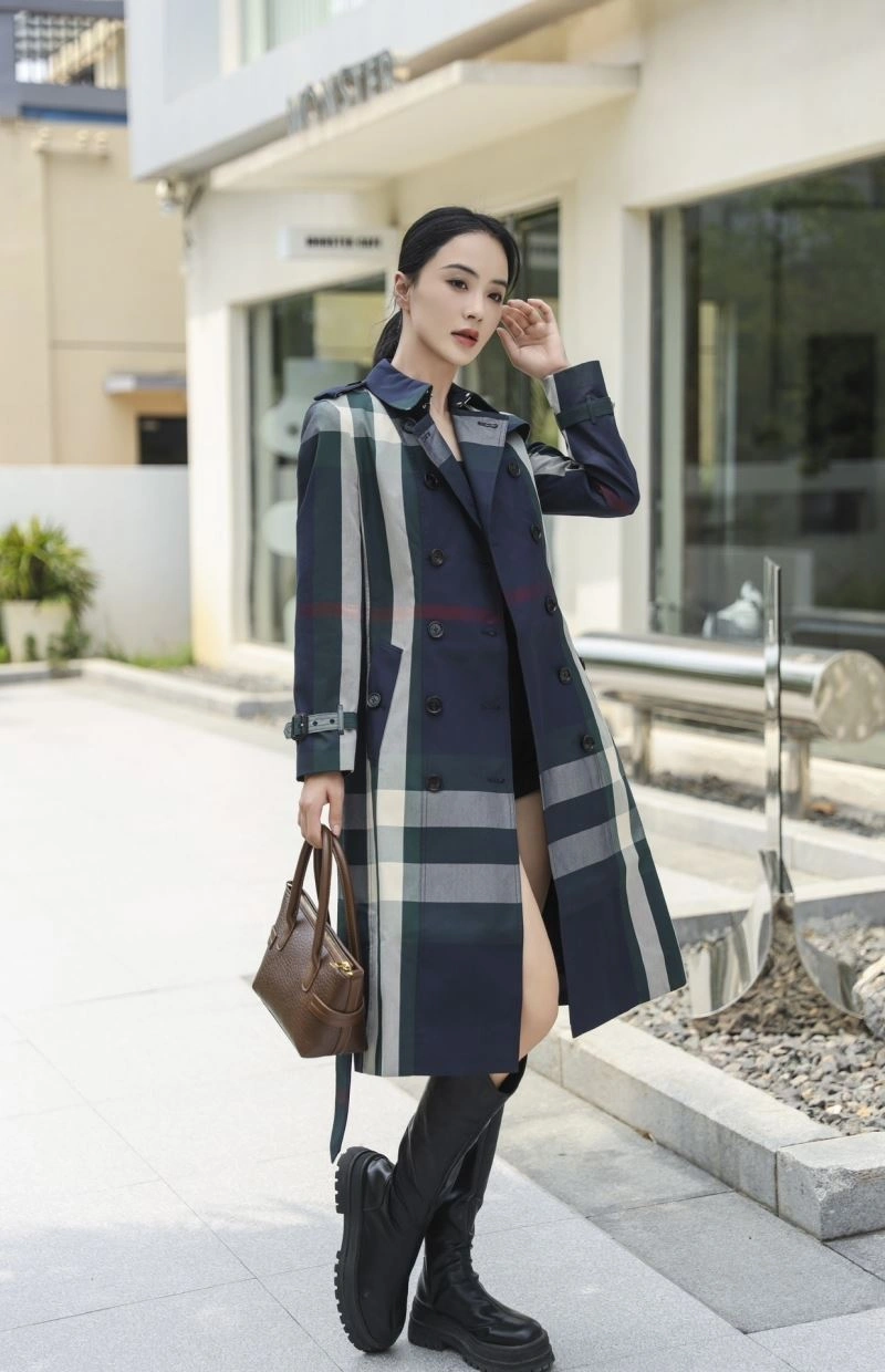 Stylish Burberry Outwear 104140