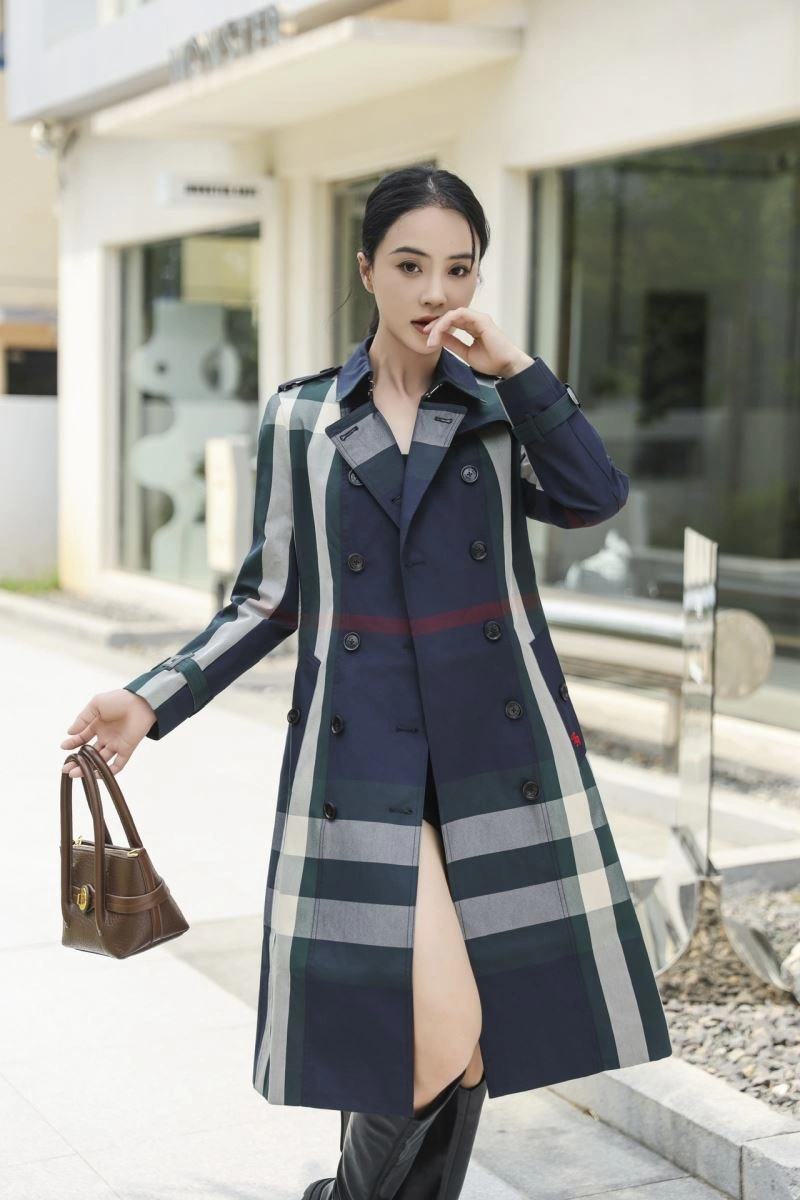 Stylish Burberry Outwear 104140