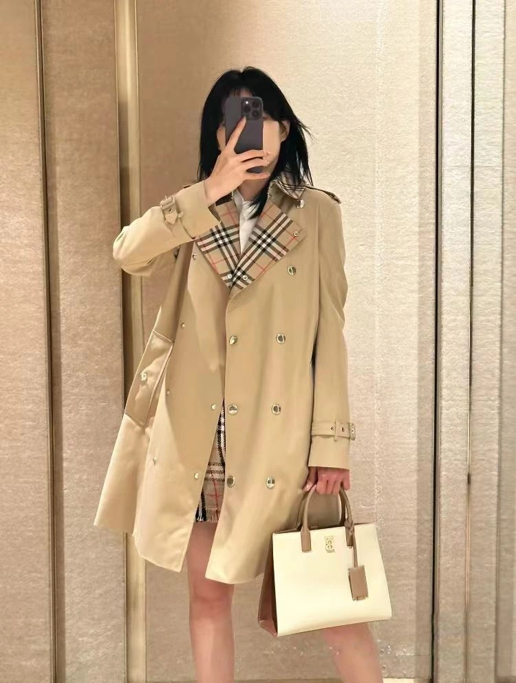 Cozy Burberry Outwear 104133