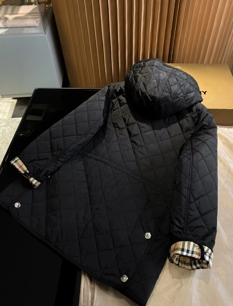 NewStyle Burberry Outwear 104123