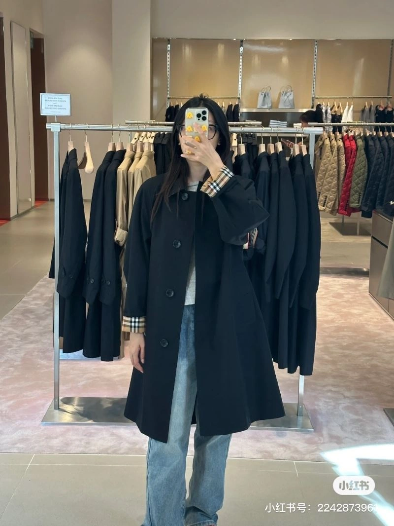Burberry Outwear Lightweight 104115