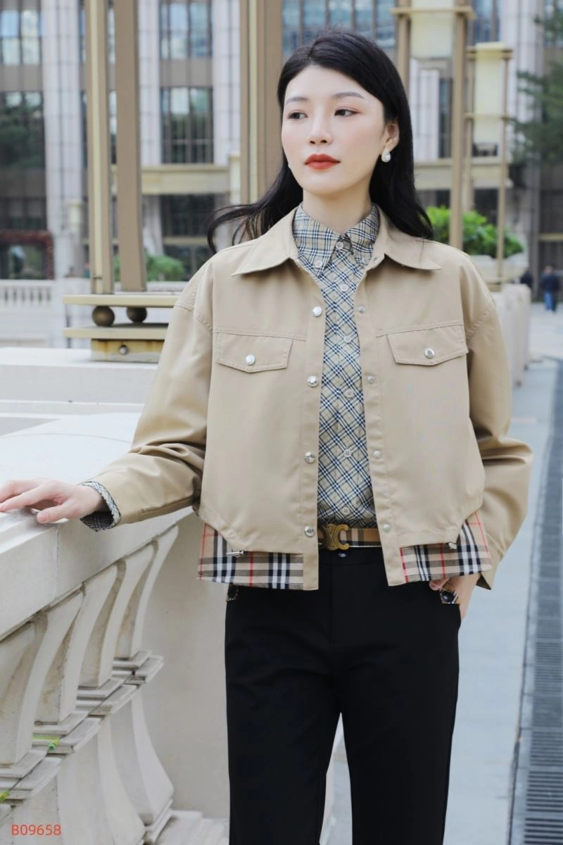 Timeless Burberry Outwear 104100