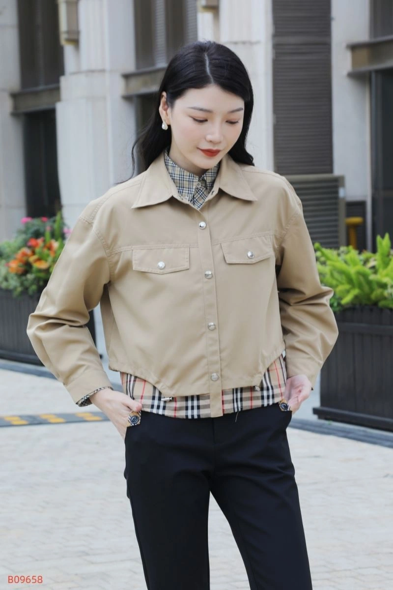 Timeless Burberry Outwear 104100