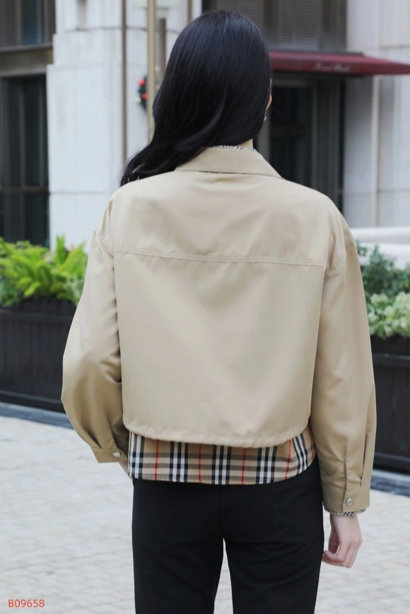 Timeless Burberry Outwear 104100