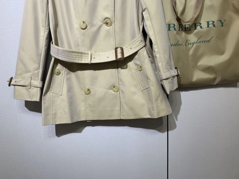 Classic Burberry Outwear 104101
