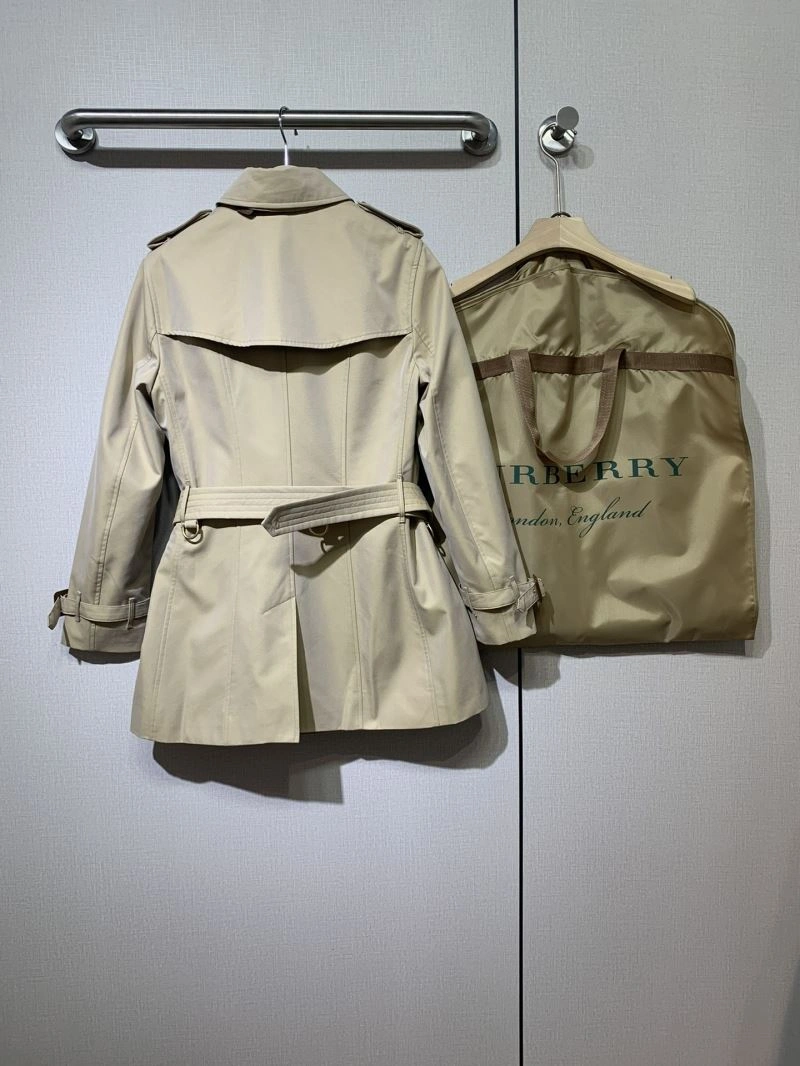 Classic Burberry Outwear 104101