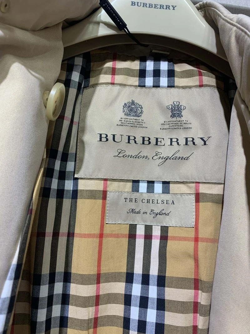 Classic Burberry Outwear 104101