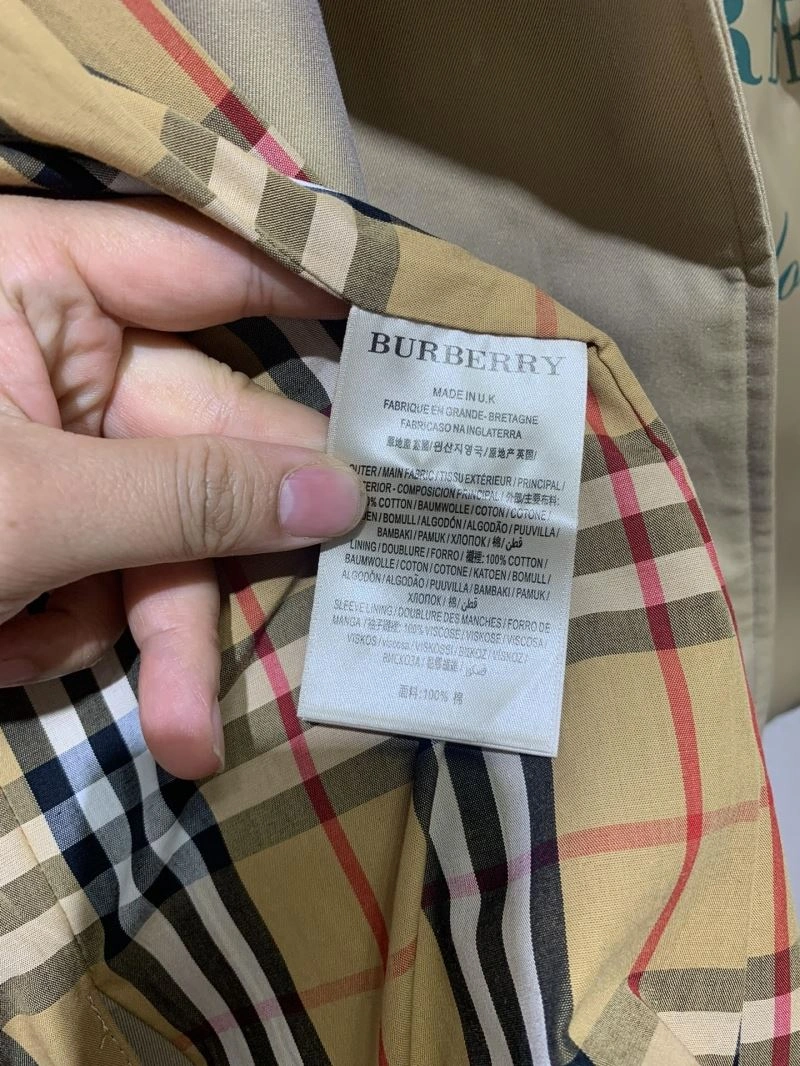 Classic Burberry Outwear 104101