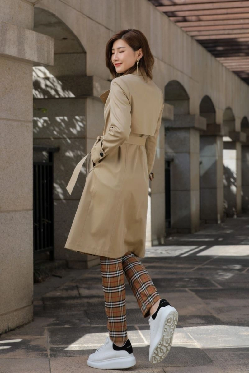 Breathable Burberry Outwear 104103