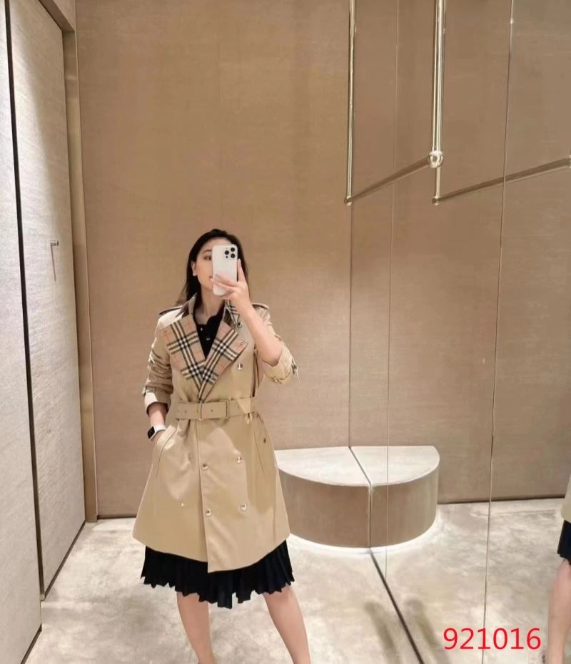 WellDesigned Burberry Outwear 104134