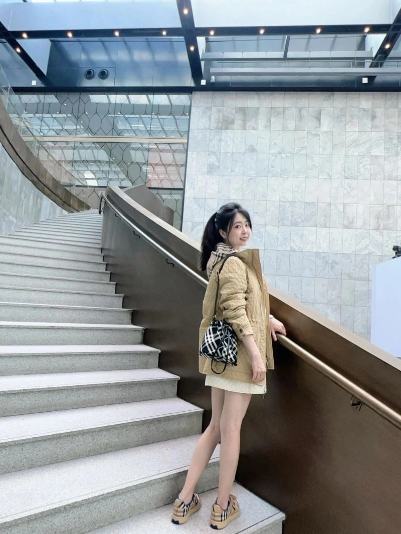 Cozy Burberry Outwear 104117