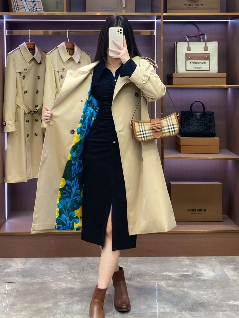 Burberry Outwear Unique 104072