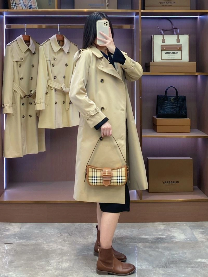 Burberry Outwear Unique 104072