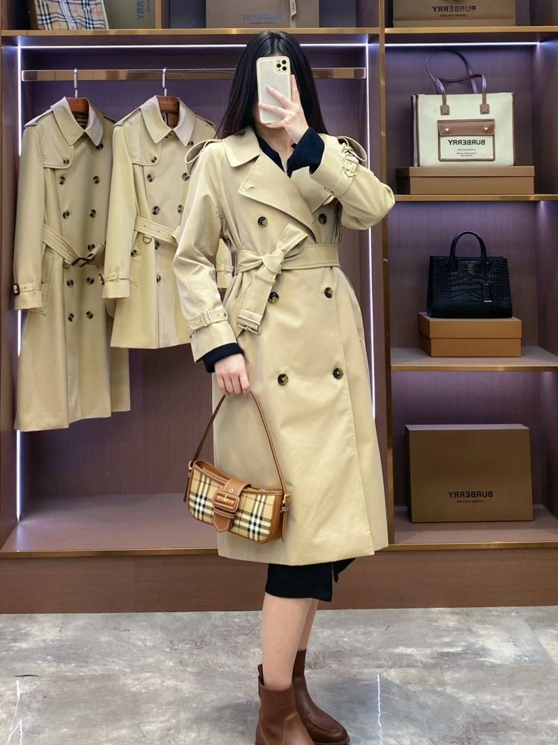 Burberry Outwear Unique 104072