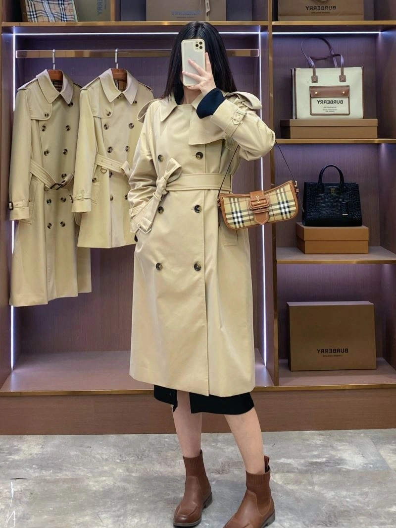Burberry Outwear Unique 104072