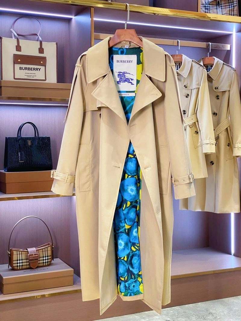 Burberry Outwear Sporty 104071