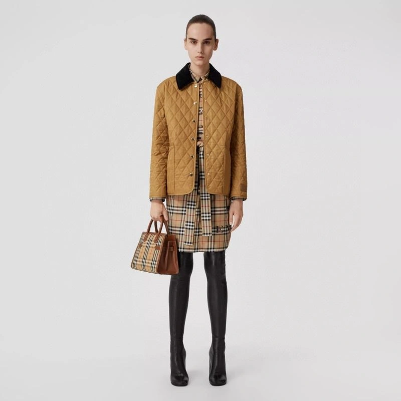 MultiPurpose Burberry Outwear 104077