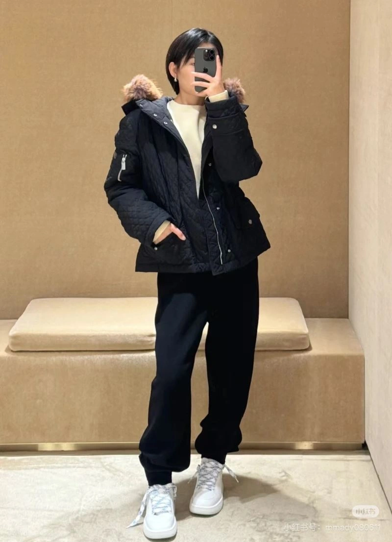 Youthful Burberry Outwear 104105