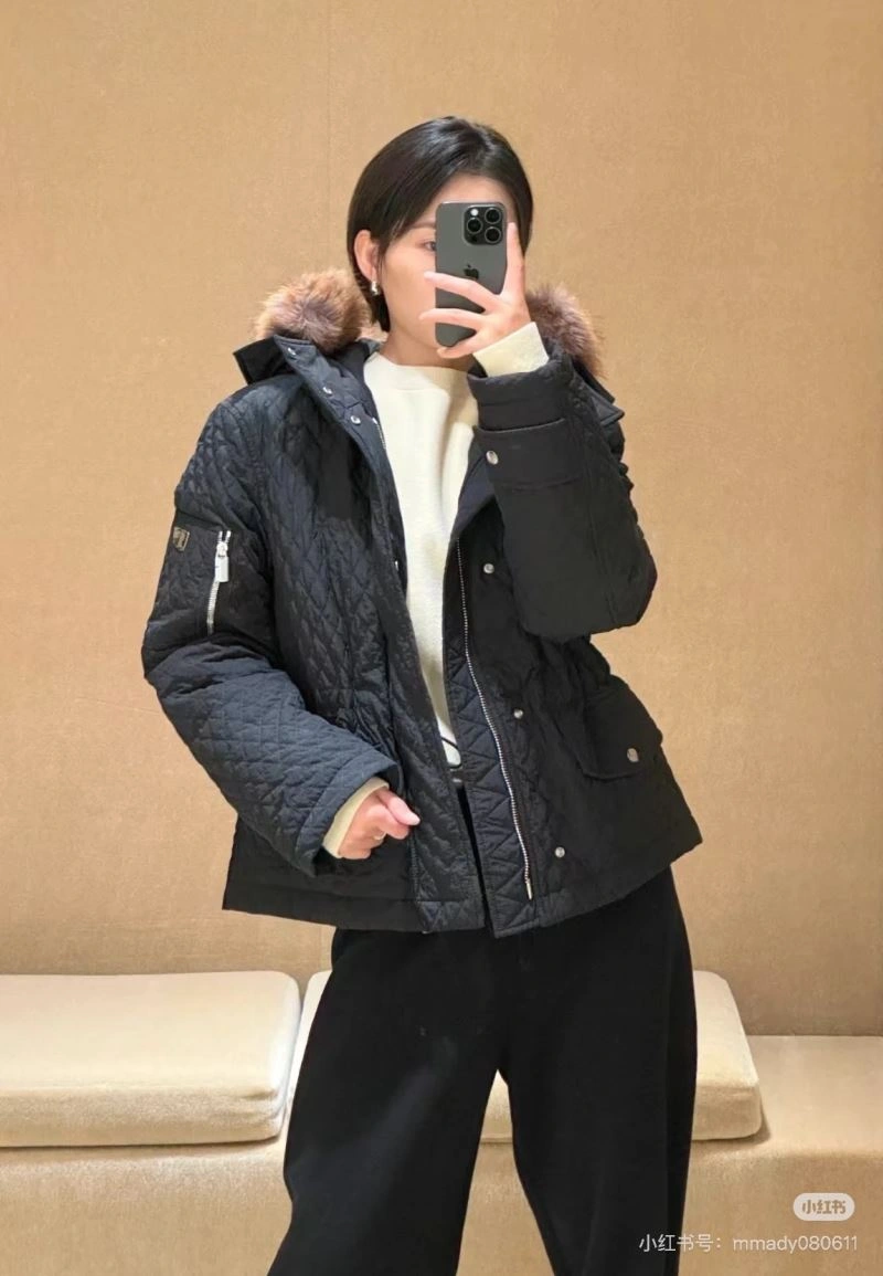 Youthful Burberry Outwear 104105