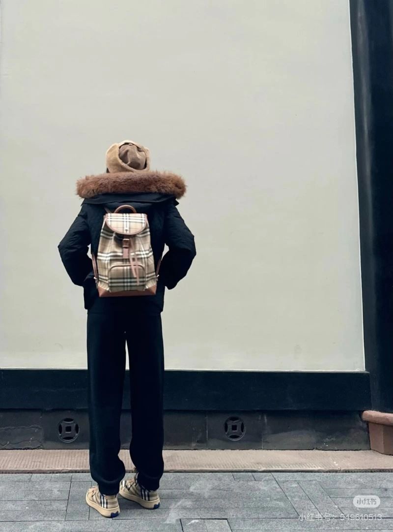 Youthful Burberry Outwear 104105