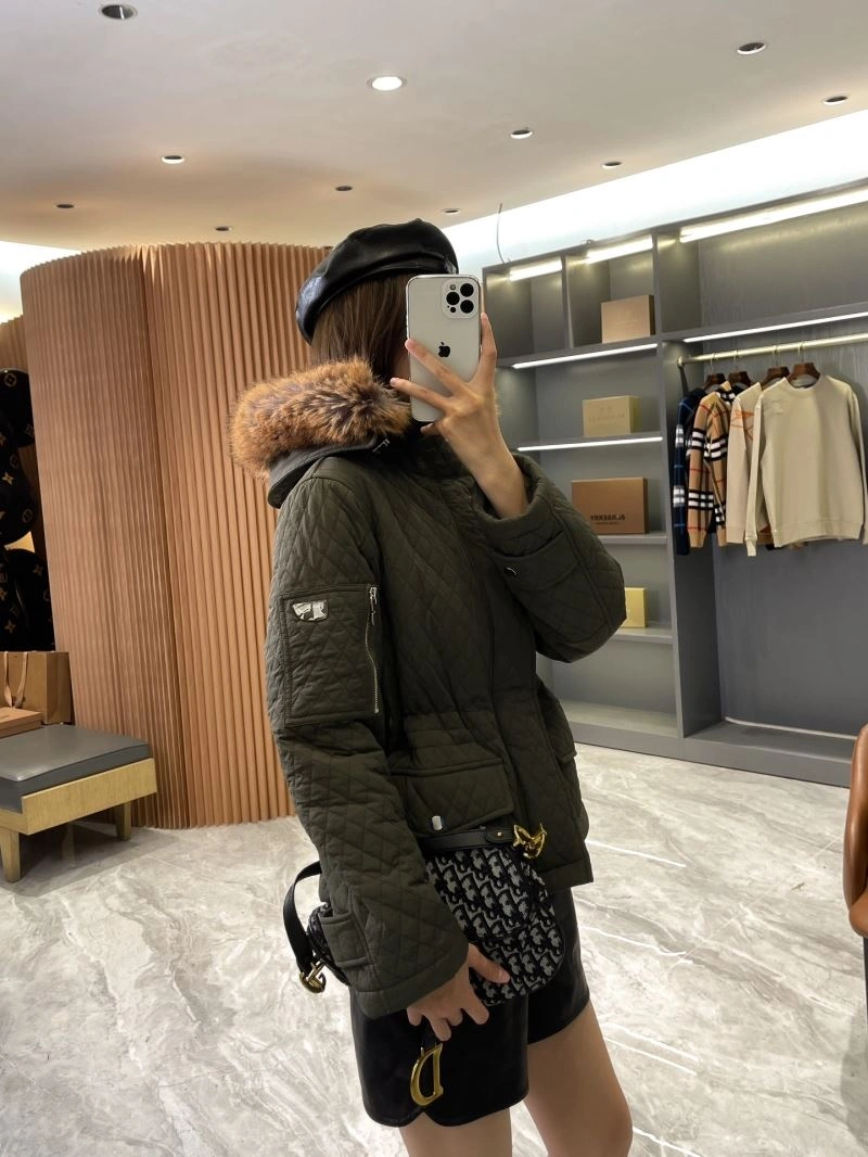 WellDesigned Burberry Outwear 104060