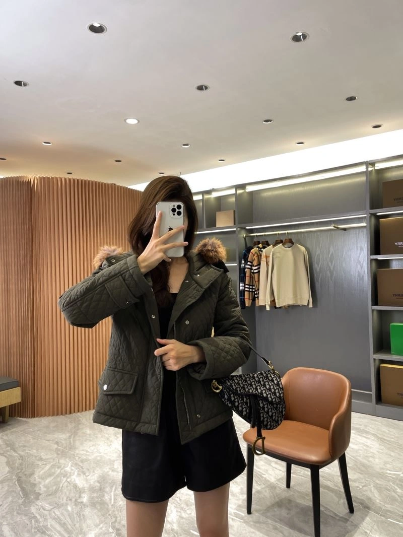 WellDesigned Burberry Outwear 104060