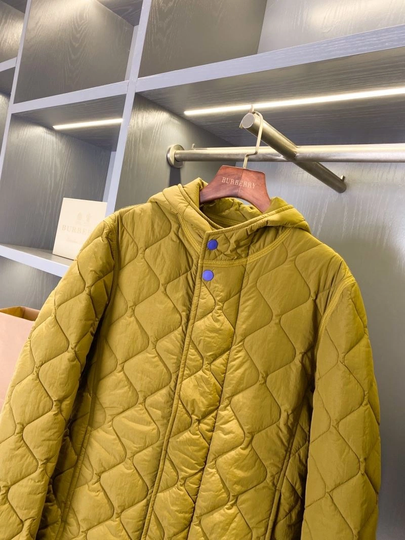 Burberry Outwear ZipUp 104053