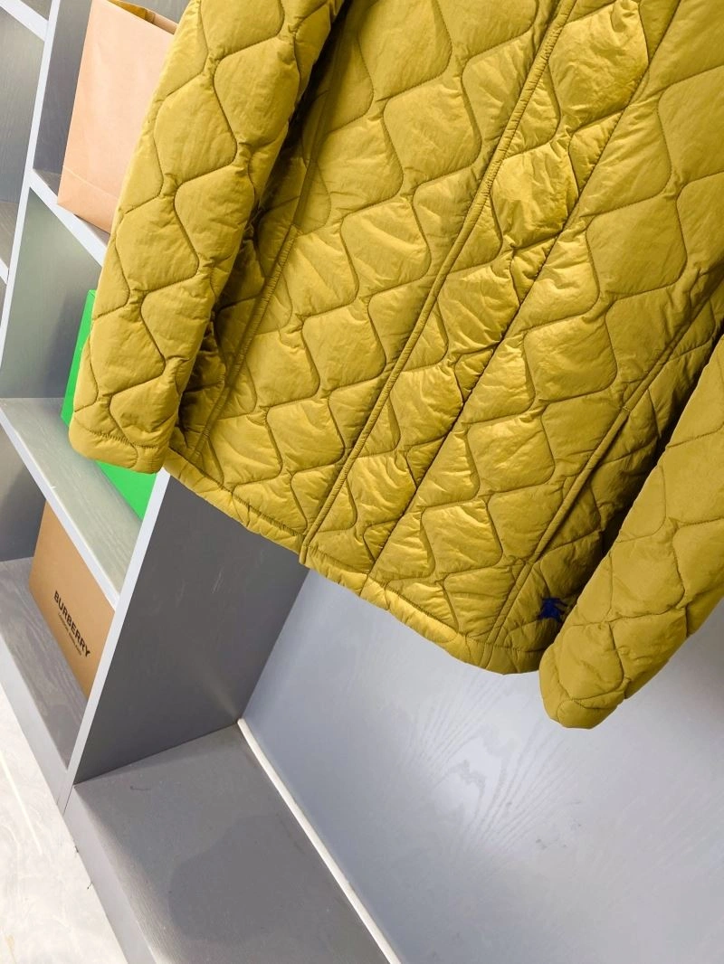 Burberry Outwear ZipUp 104053
