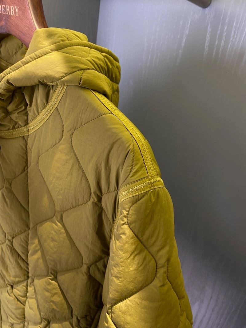 Burberry Outwear ZipUp 104053