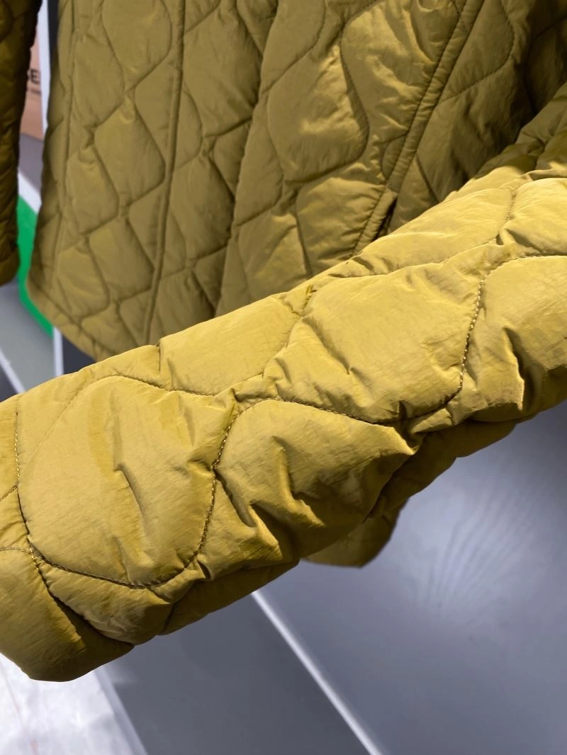 Burberry Outwear ZipUp 104053