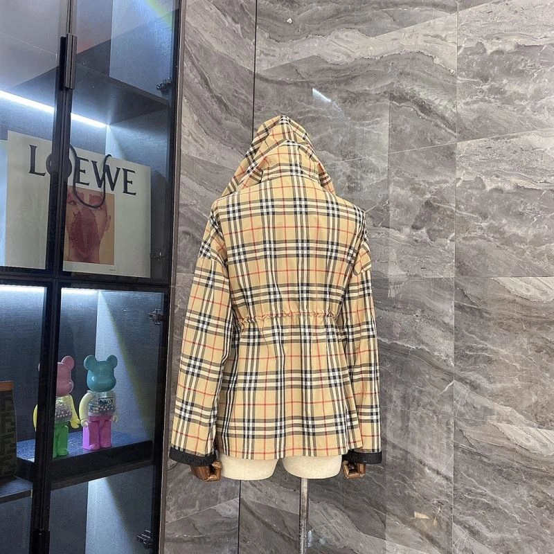 Burberry Outwear FlexibleFit 104091
