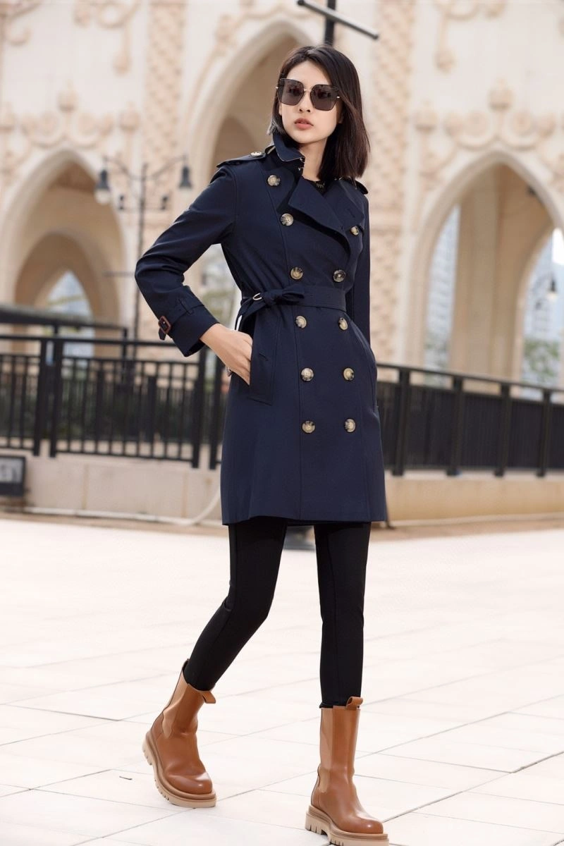 Lightweight Burberry Outwear 104044