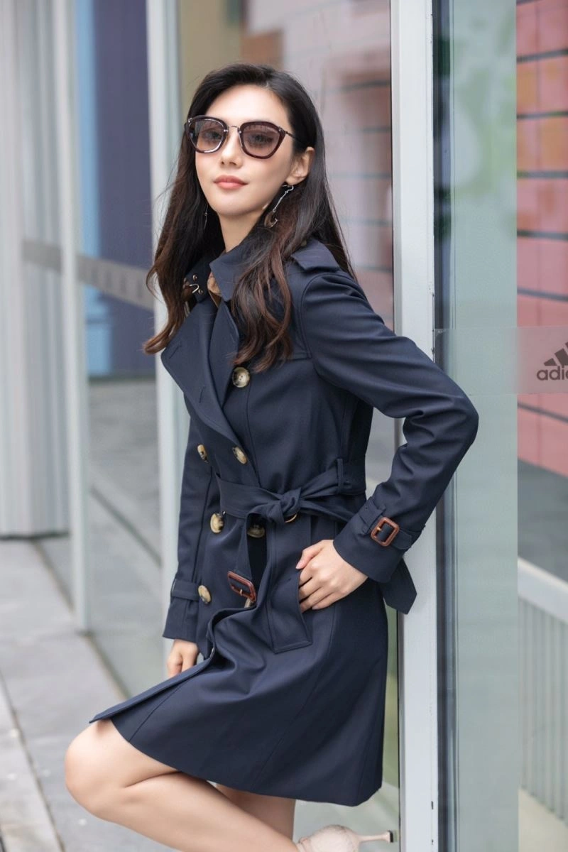 Lightweight Burberry Outwear 104044