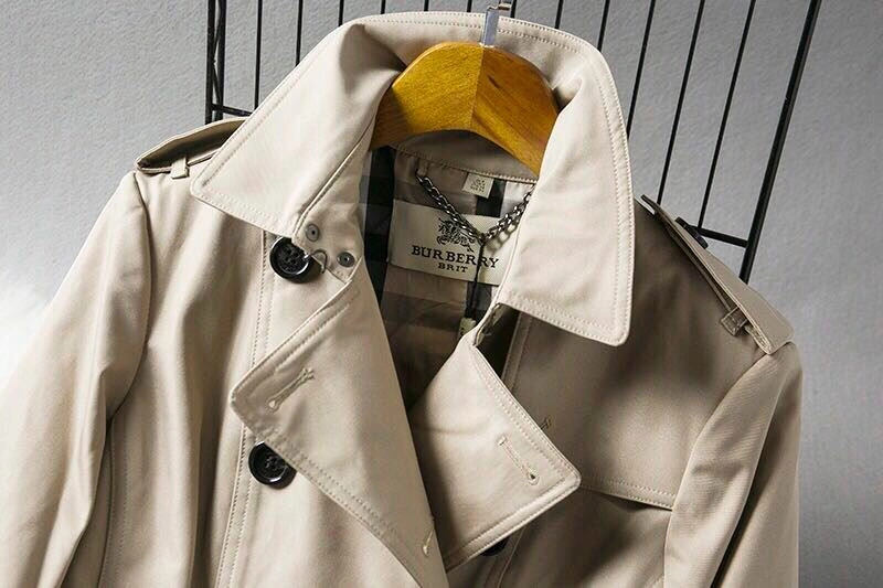 Flexible Burberry Outwear 104043