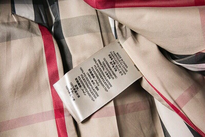 Flexible Burberry Outwear 104043